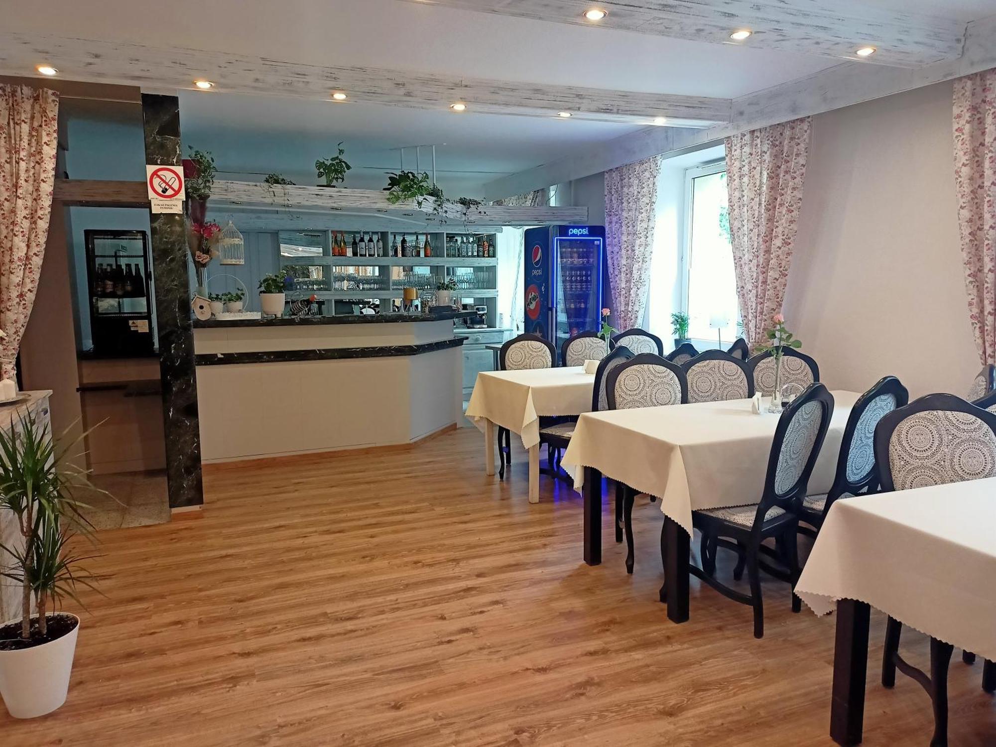 Iskra Hotel Radom Exterior foto