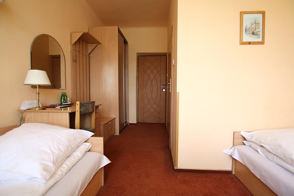 Iskra Hotel Radom Quarto foto