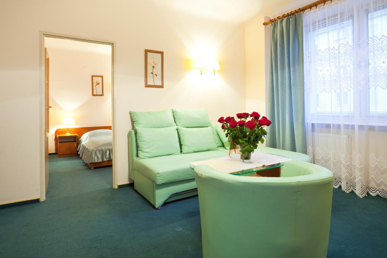 Iskra Hotel Radom Quarto foto