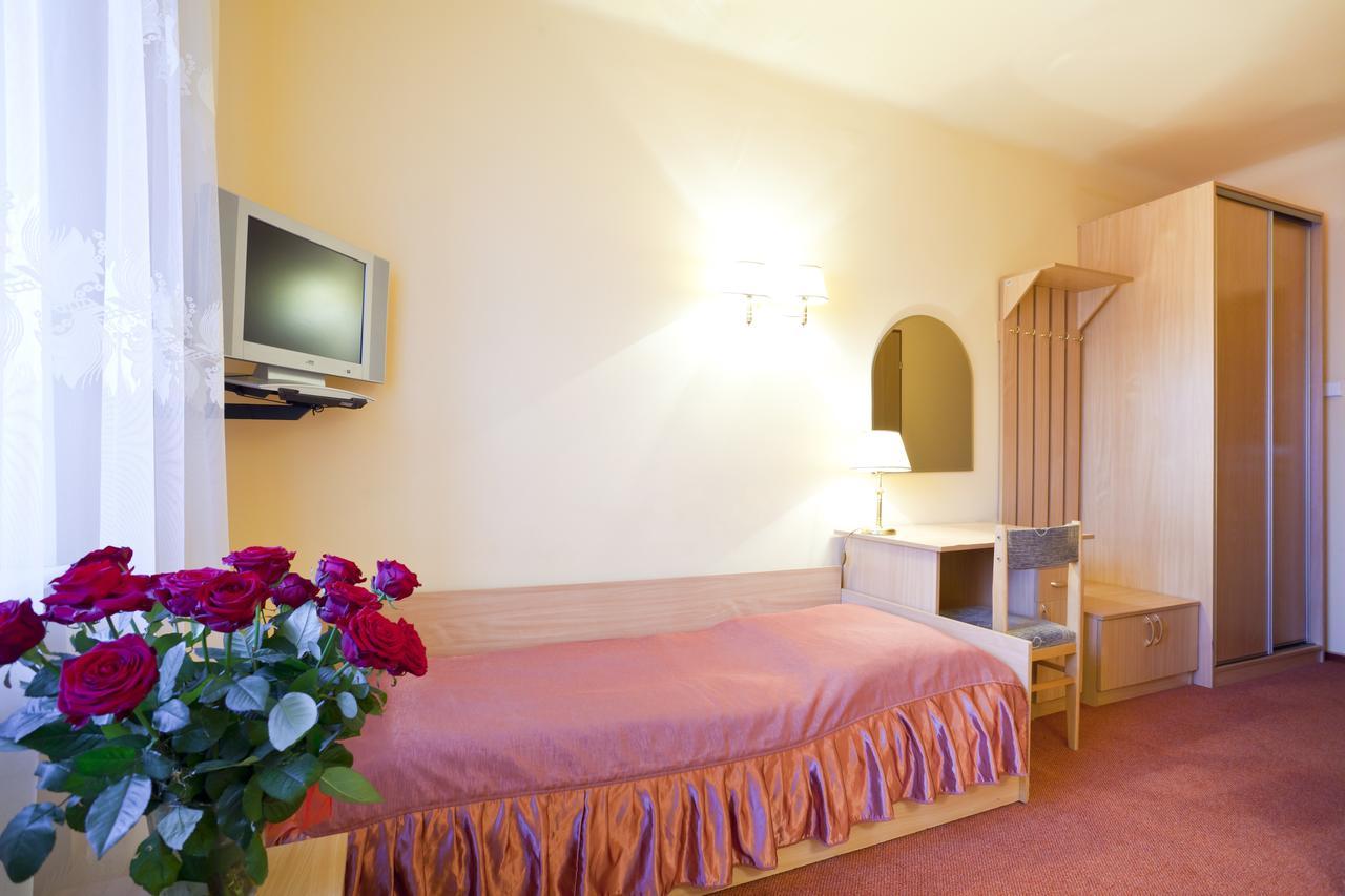 Iskra Hotel Radom Quarto foto