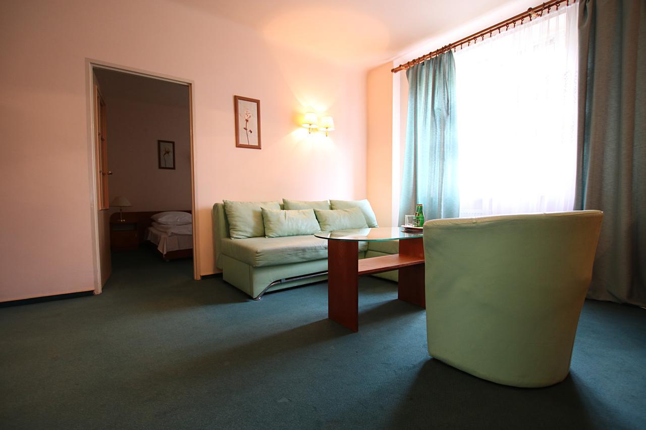 Iskra Hotel Radom Quarto foto